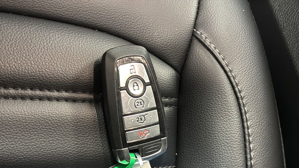 Used 2024 Ford Edge SEL w/ Convenience Package AWD/4WD image 34