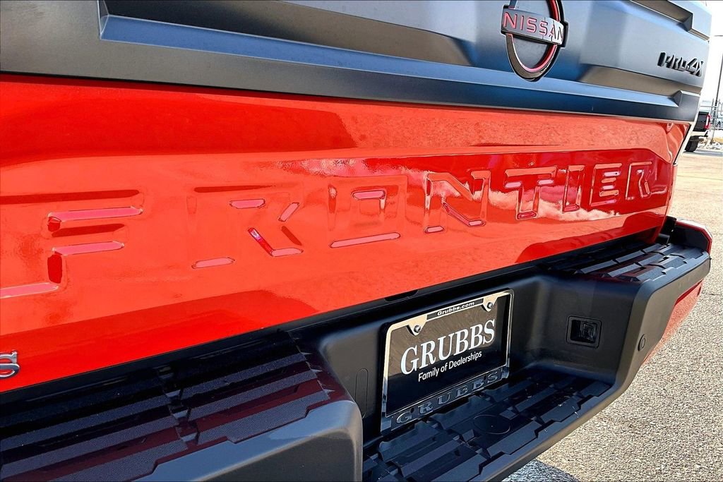 Used 2025 Nissan Frontier PRO-4X w/ Interior Protection Package image 42