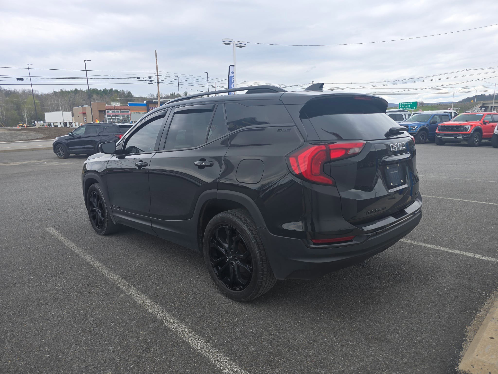 Used 2021 GMC Terrain SLE w/ Driver Convenience Package AWD/4WD image 5
