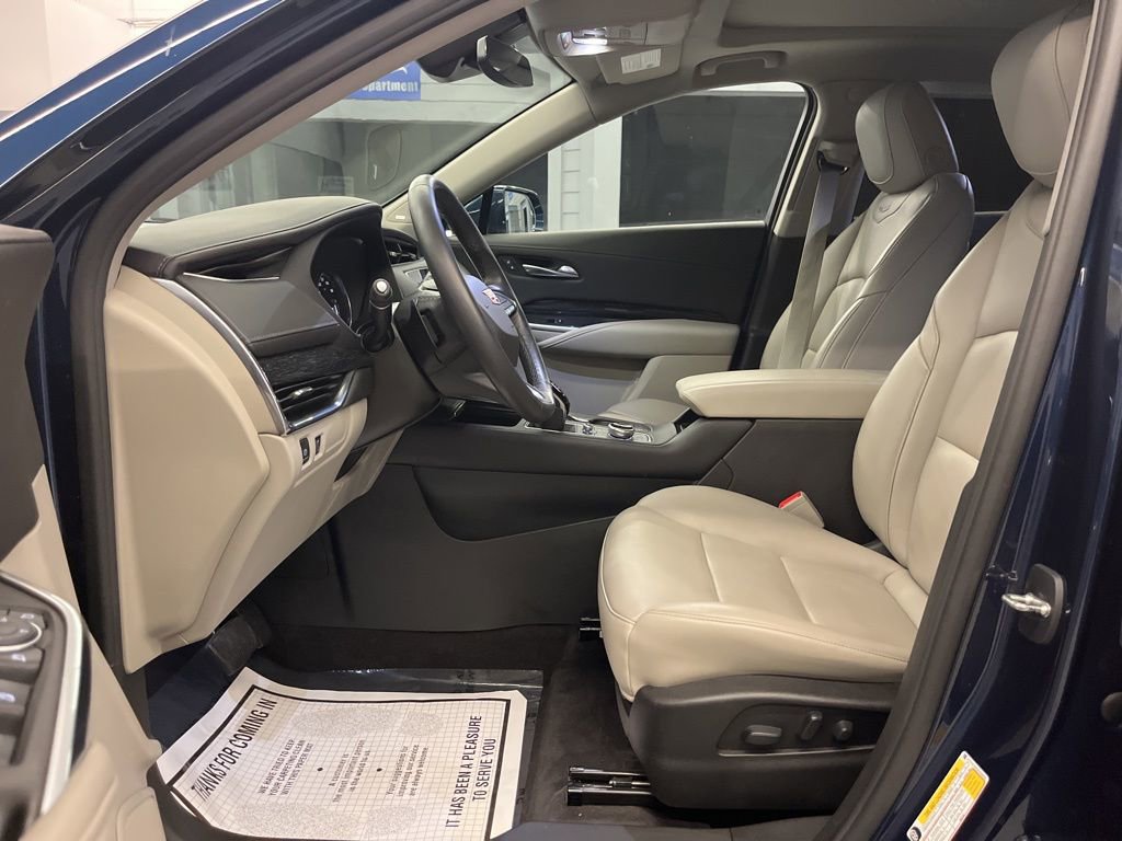 Used 2021 Cadillac XT4 Premium Luxury w/ Cold Weather Package image 13