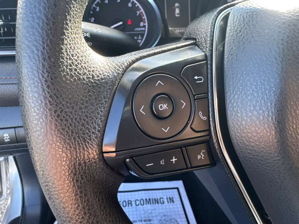 Used 2019 Toyota Camry LE FWD image 18