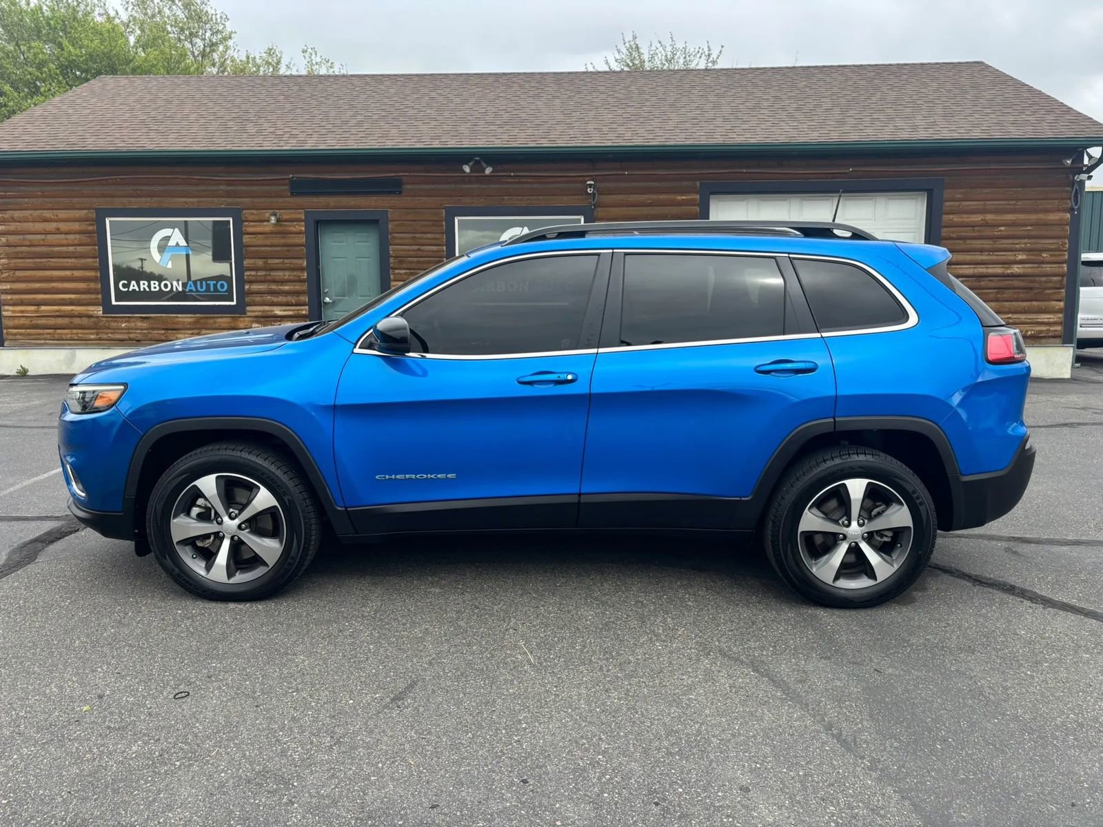 Used 2022 Jeep Cherokee Limited AWD/4WD image 8