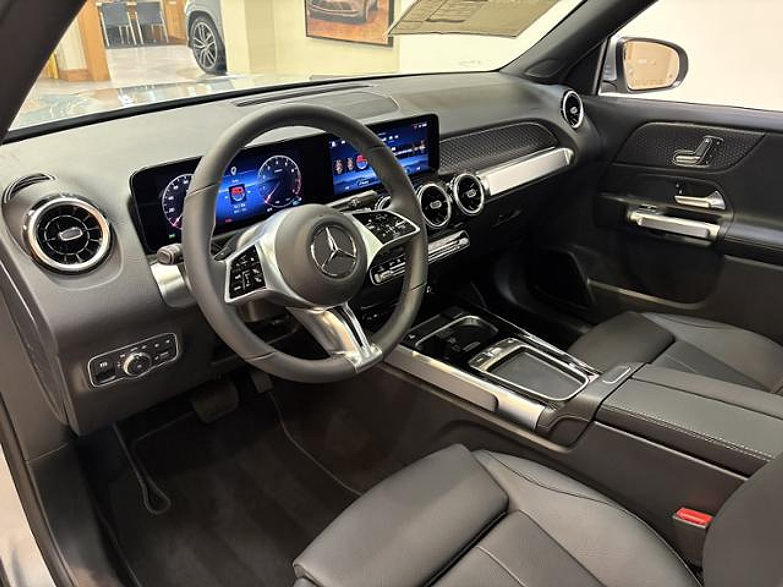 New 2026 Mercedes-Benz GLB 250 image 12