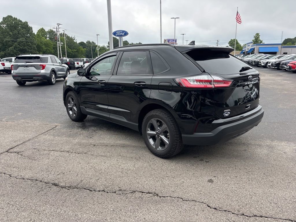 Used 2024 Ford Edge SEL w/ Sport Appearance Package AWD/4WD image 5