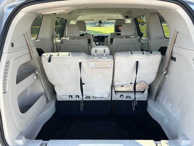 Used 2018 Chrysler Pacifica Touring-L Plus image 14