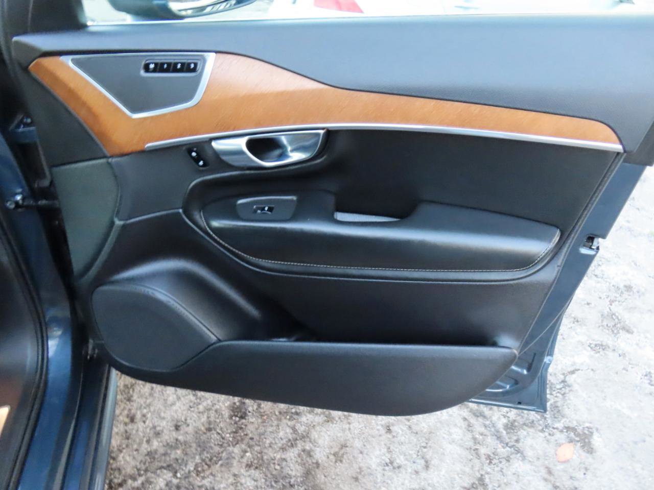 Used 2018 Volvo XC90 T6 Inscription w/ Convenience Package image 19