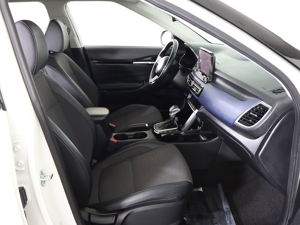 Used 2023 Kia Seltos S w/ Navigation Package image 29
