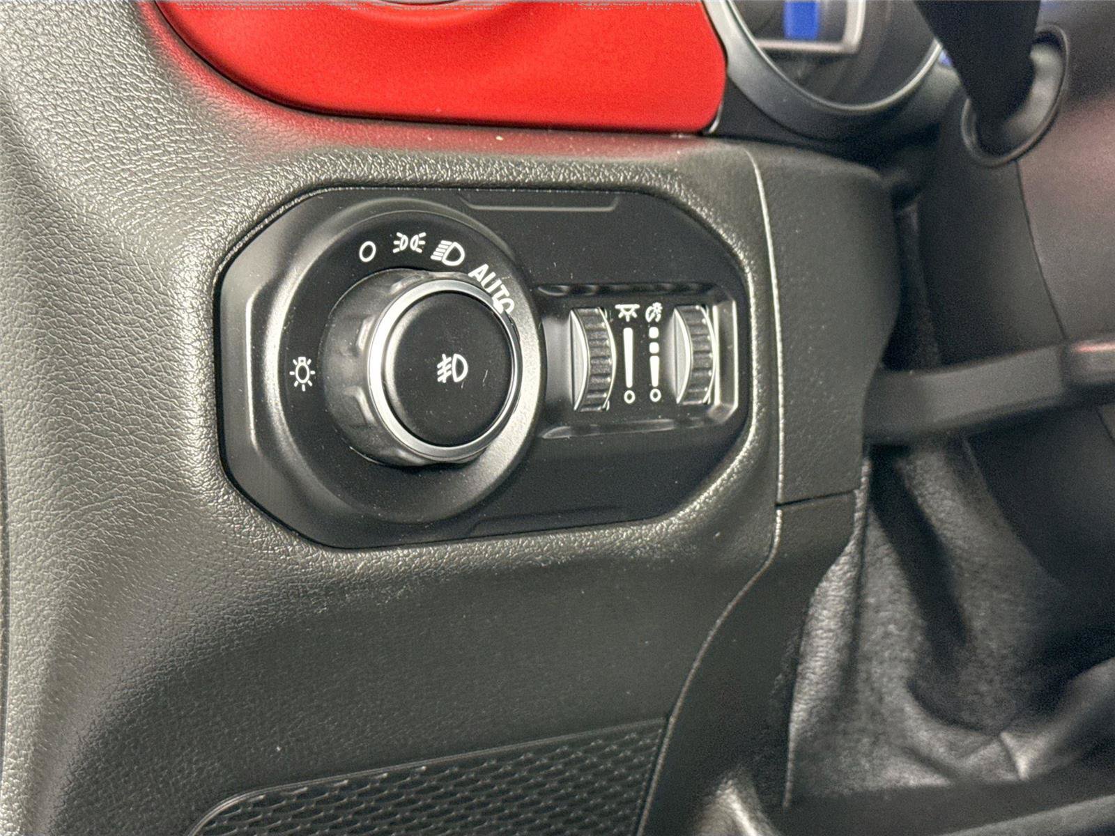 Used 2021 Jeep Wrangler Unlimited Rubicon AWD/4WD image 15