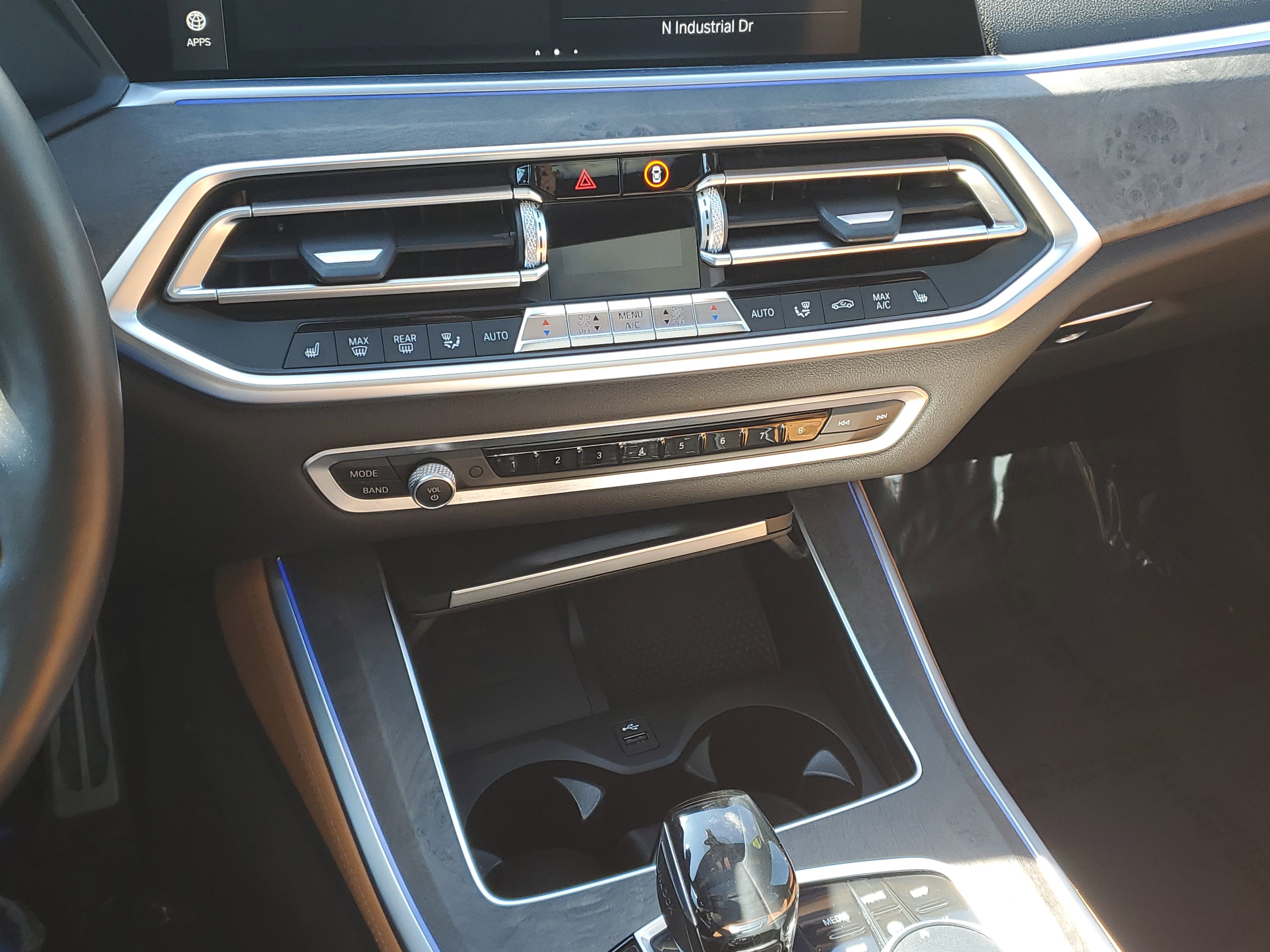 Used 2020 BMW X5 xDrive40i w/ M Sport Package image 19