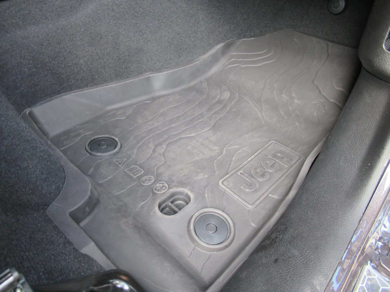 Used 2024 Jeep Wrangler Unlimited Sport AWD/4WD image 32