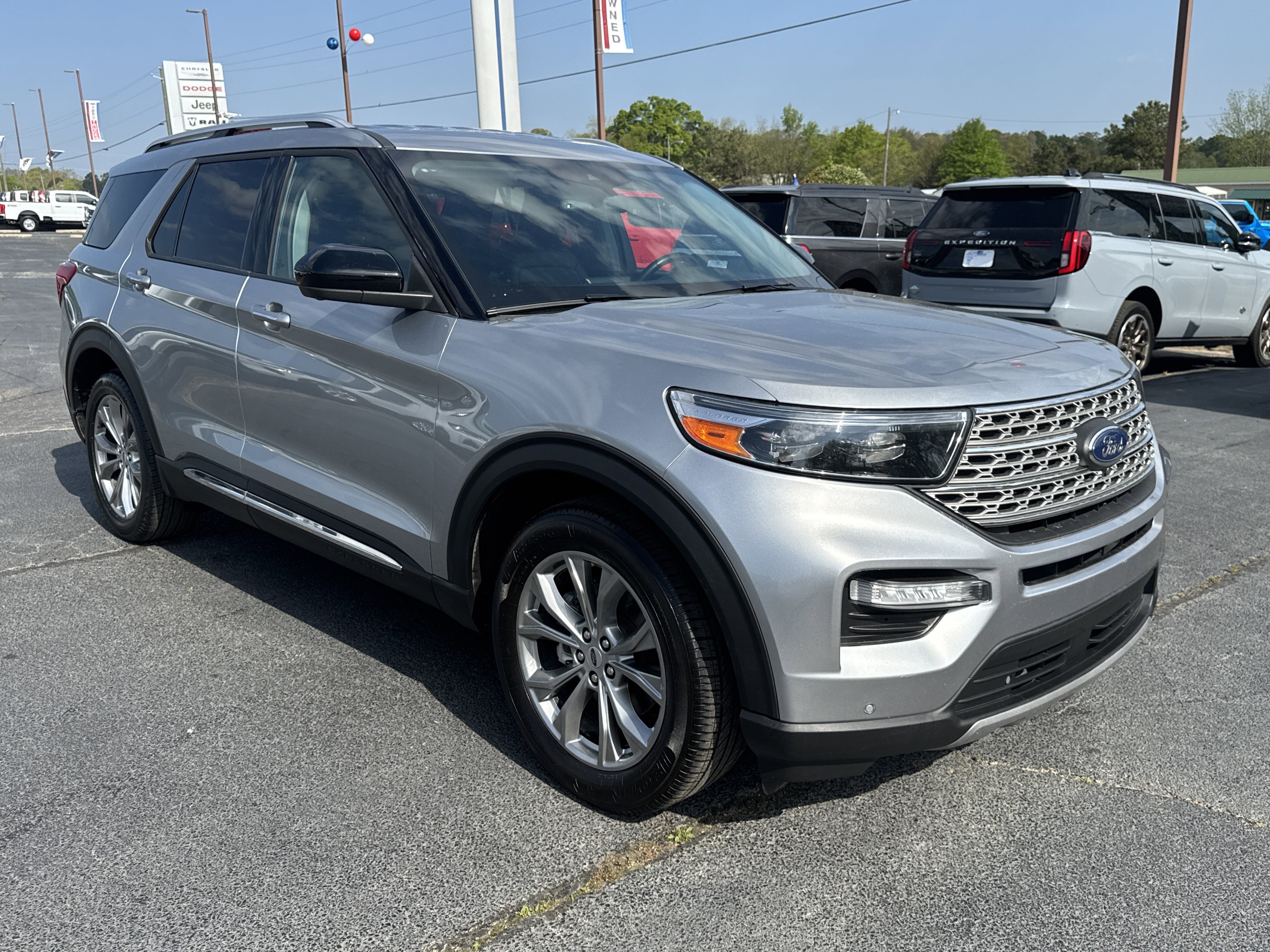 Certified 2023 Ford Explorer Limited RWD image 4