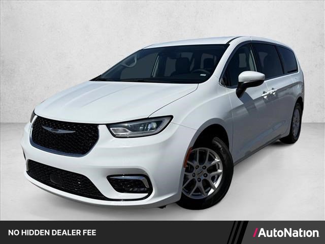 Used 2023 Chrysler Pacifica Touring-L FWD image 1