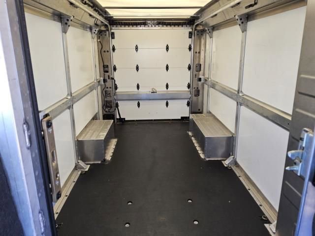 Used 2024 Chevrolet Brightdrop 600 w/ Commercial Equipment Package AWD/4WD image 15