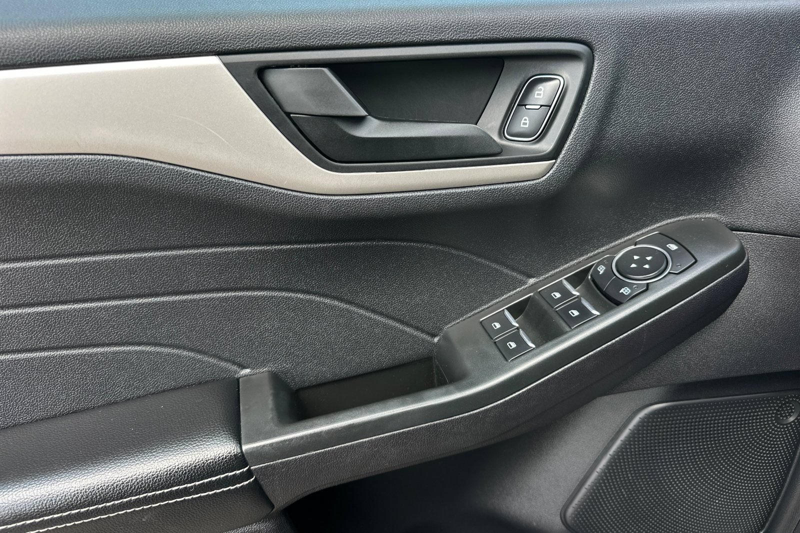 Certified 2022 Ford Escape SE FWD image 10