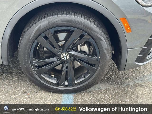 Certified 2023 Volkswagen Tiguan SE R-Line image 7