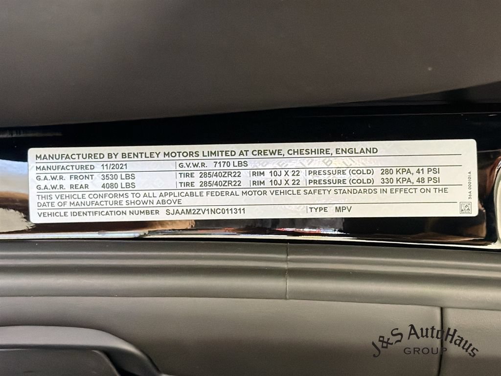 Used 2022 Bentley Bentayga AWD/4WD image 38