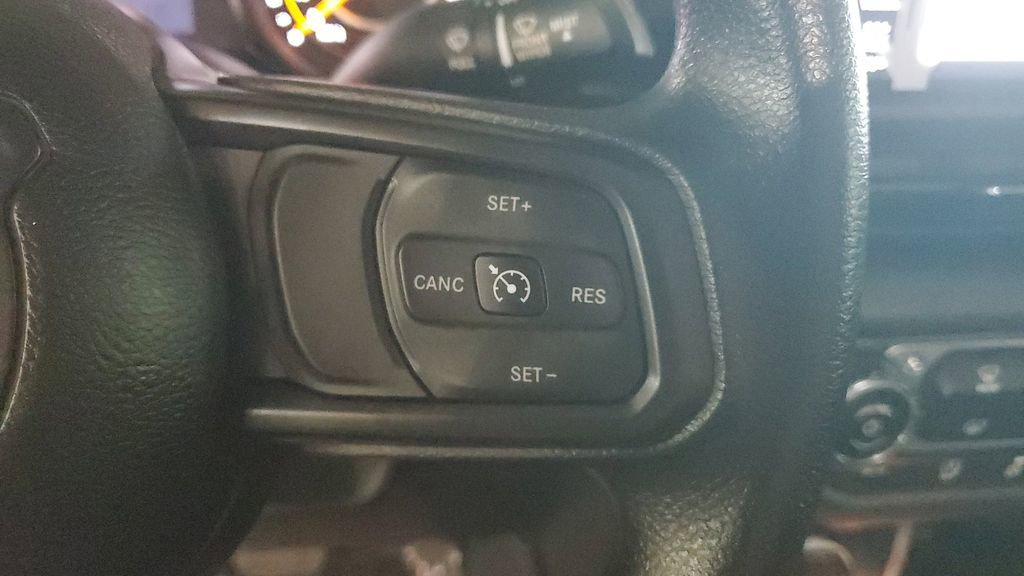 Used 2024 Jeep Gladiator Sport image 29