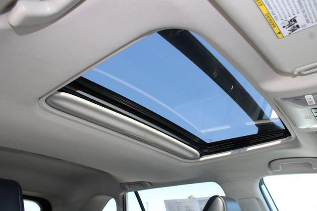 Used 2022 Toyota RAV4 XLE Premium FWD image 6