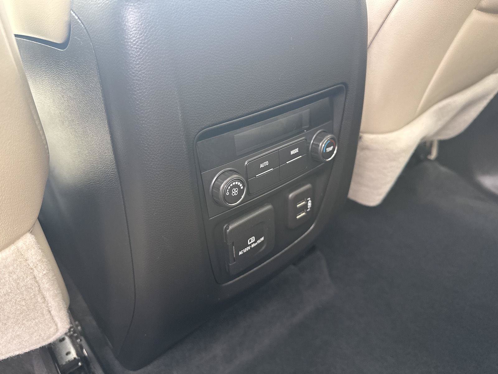 Used 2023 Buick Enclave Essence w/ Experience Buick Package FWD image 9