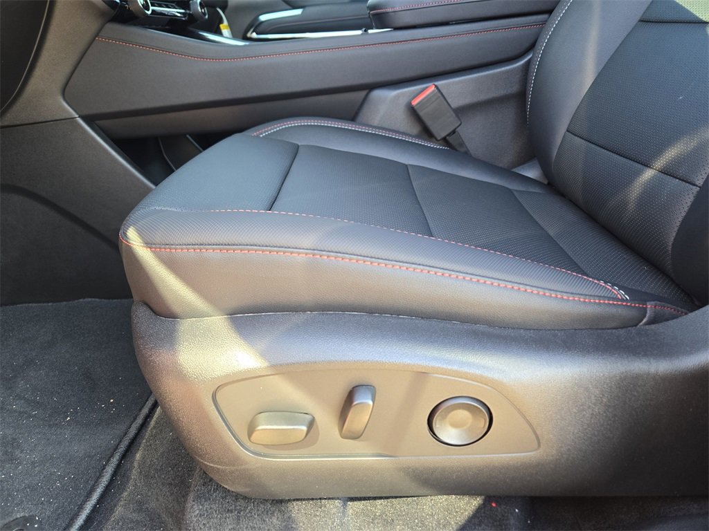 New 2026 Chevrolet Traverse Z71 w/ Driver Confidence Package image 13