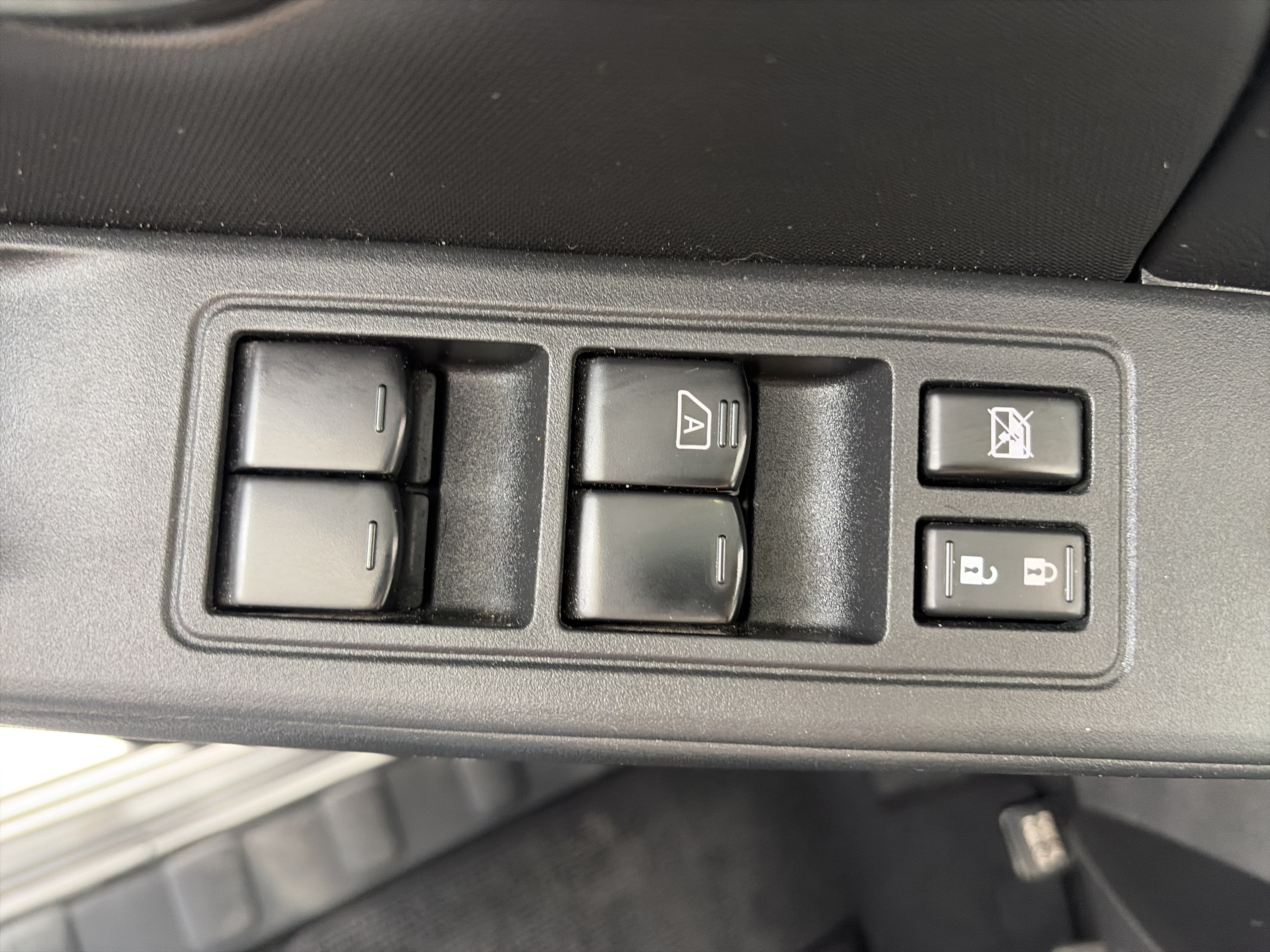 Used 2024 Nissan Frontier SV w/ SV Convenience Package AWD/4WD image 24