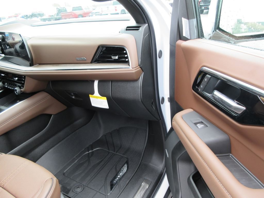 New 2026 Chevrolet Suburban High Country AWD/4WD image 23