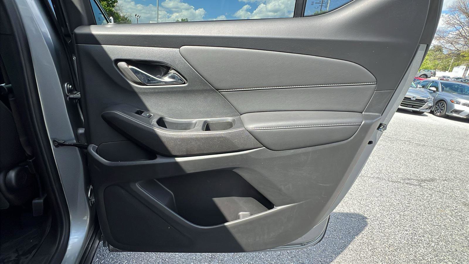Used 2023 Chevrolet Traverse LT w/ LPO, Floor Liner Package AWD/4WD image 14