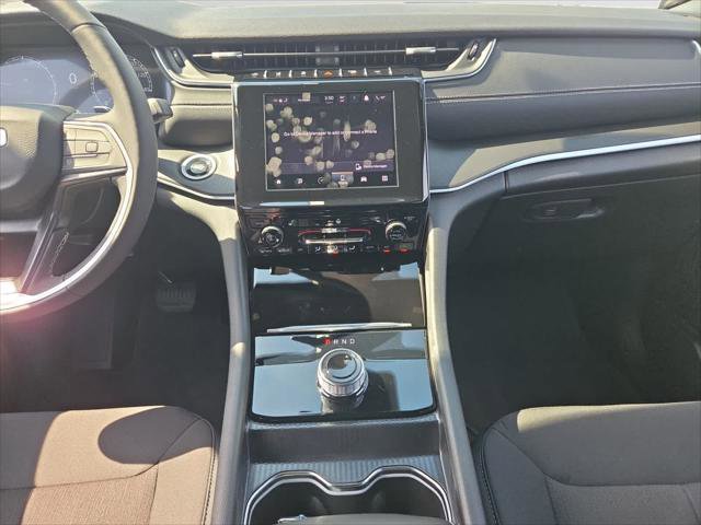 Certified 2025 Jeep Grand Cherokee Laredo X w/ Luxury Tech Group I AWD/4WD image 11