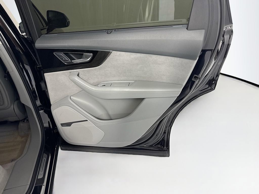 Used 2018 Audi Q7 3.0T Prestige w/ Prestige Package image 29
