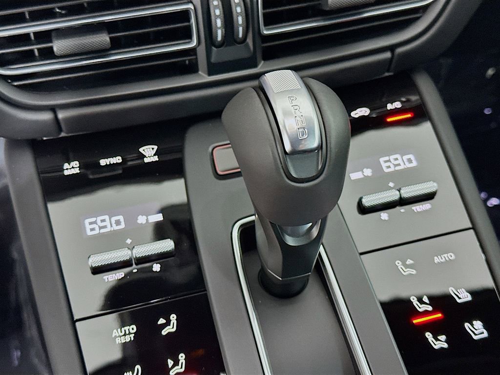 New 2026 Porsche Macan GTS AWD/4WD image 18