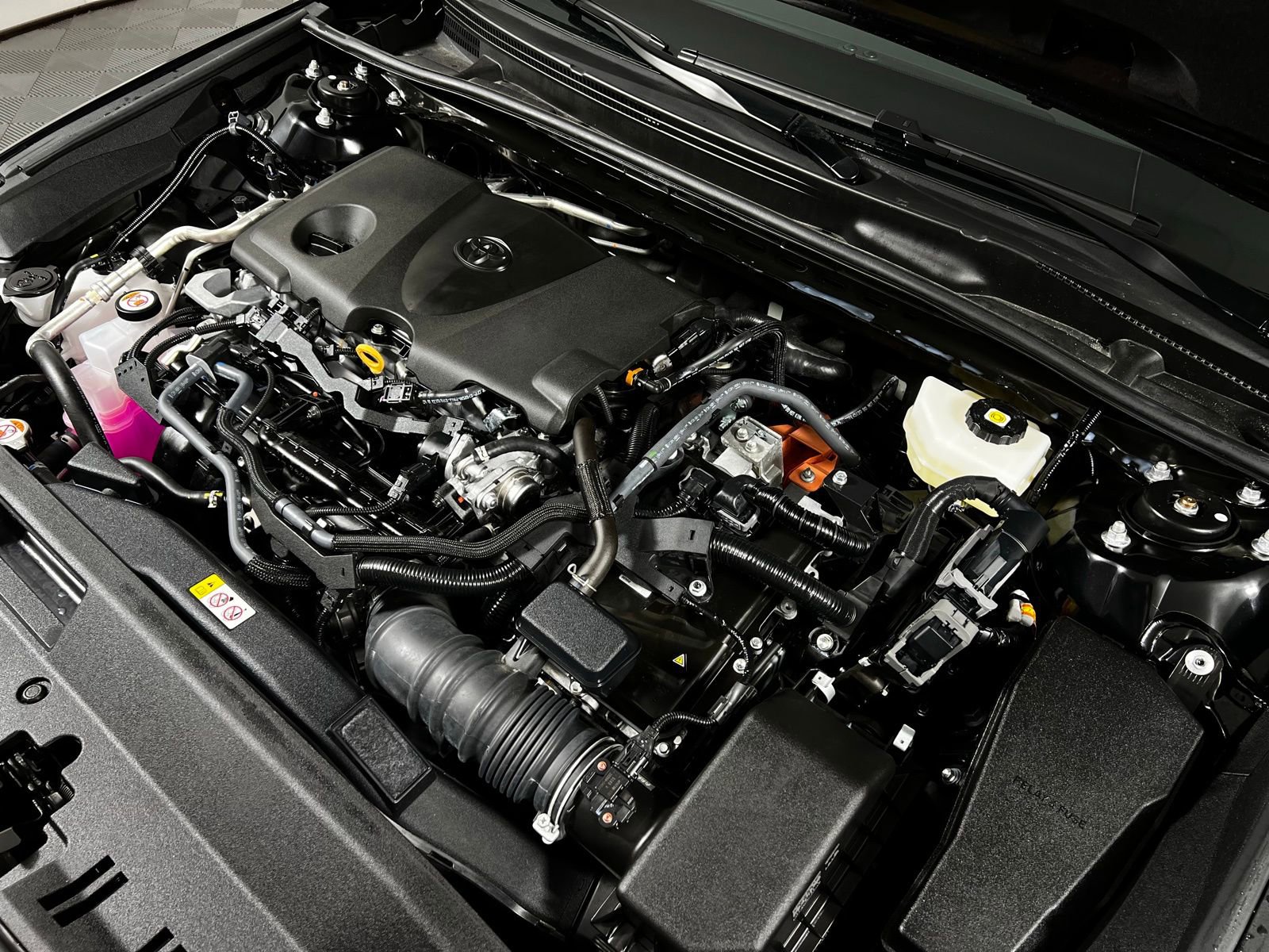 Used 2025 Toyota Camry LE image 11