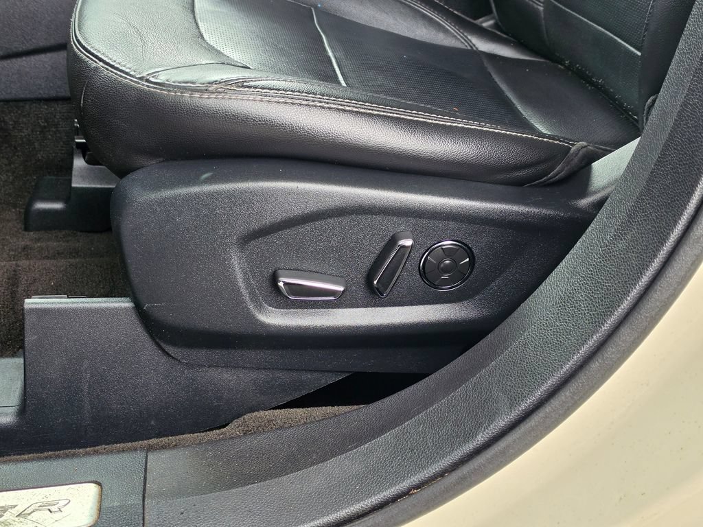 Used 2018 Ford Explorer Limited w/ Equipment Group 301A AWD/4WD image 19