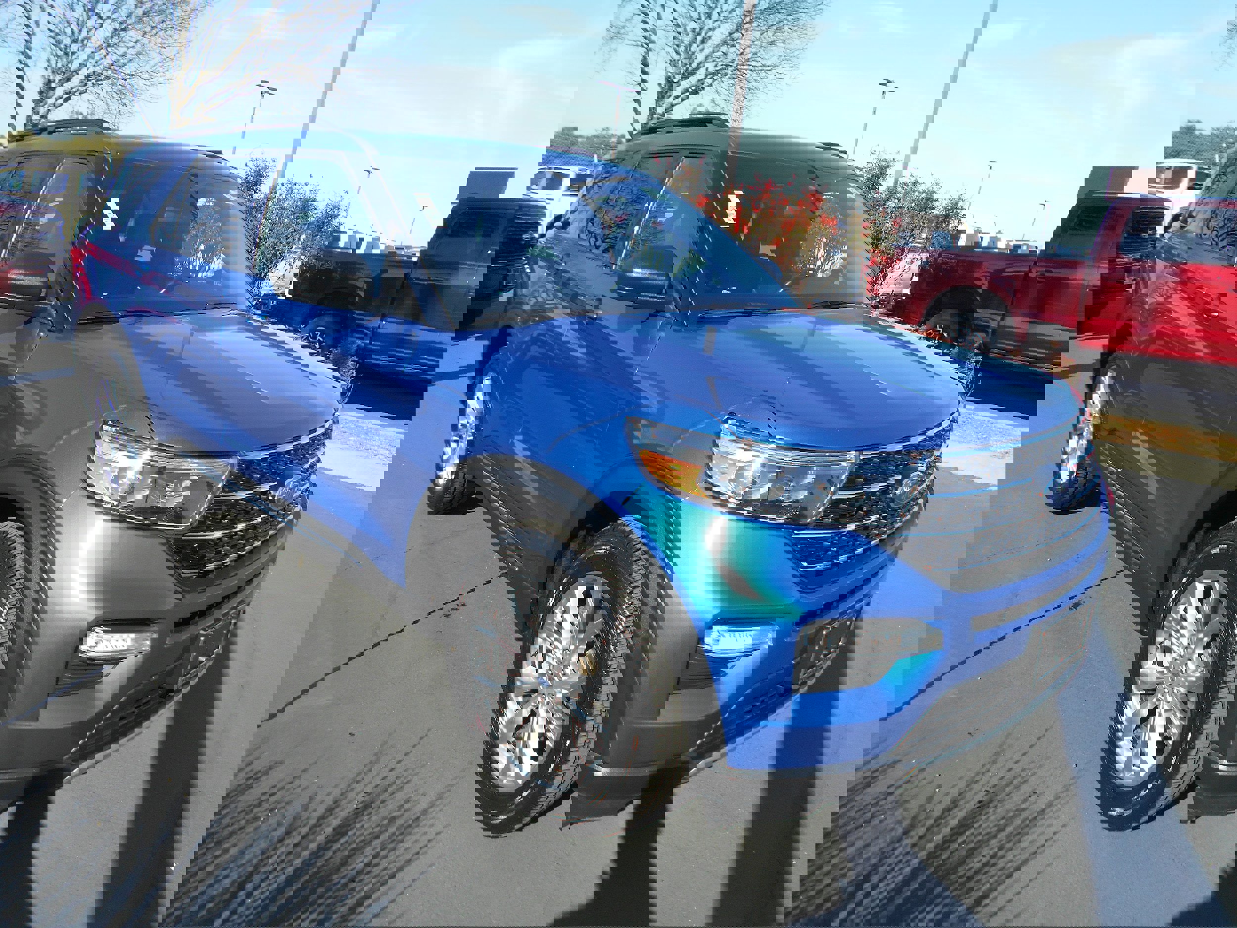 Used 2020 Ford Explorer XLT w/ Equipment Group 202A image 2