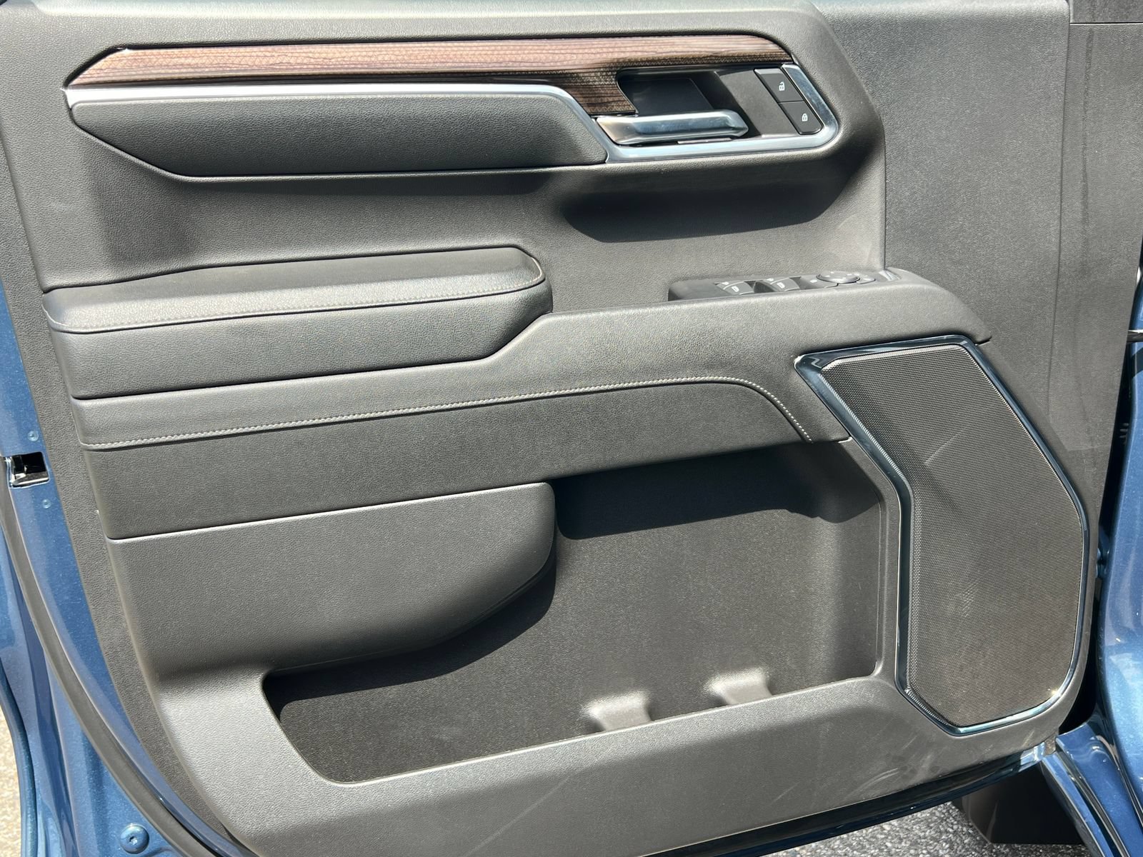 Certified 2024 Chevrolet Silverado 1500 LT AWD/4WD image 18