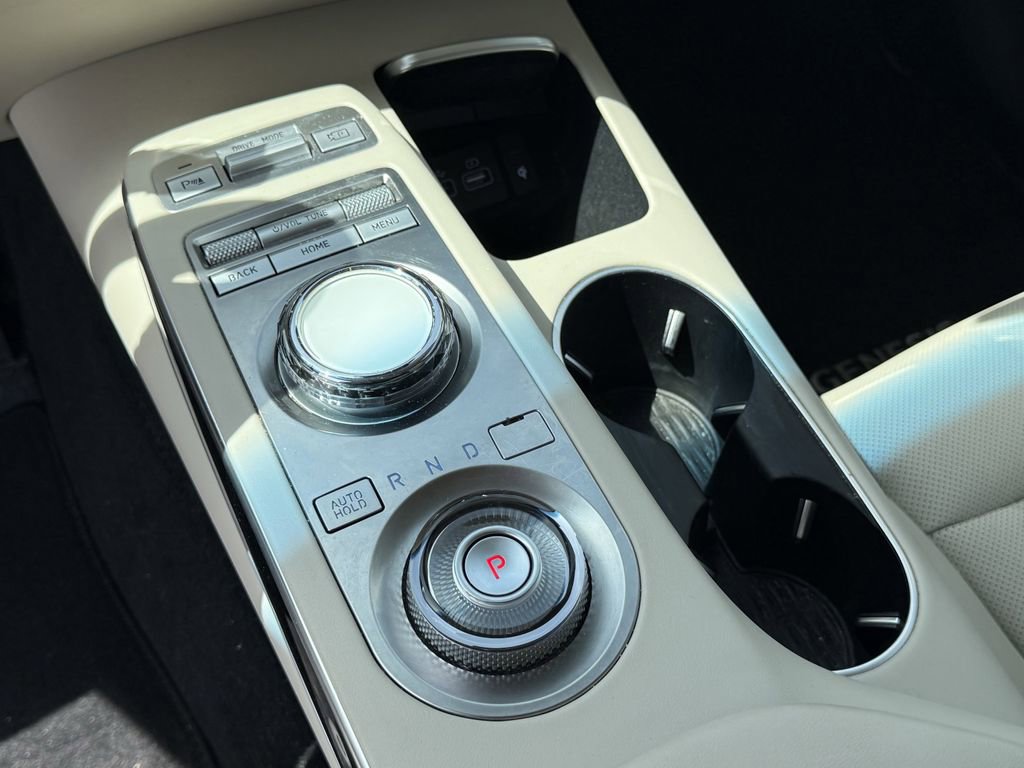 Used 2025 Genesis GV70 2.5T image 18