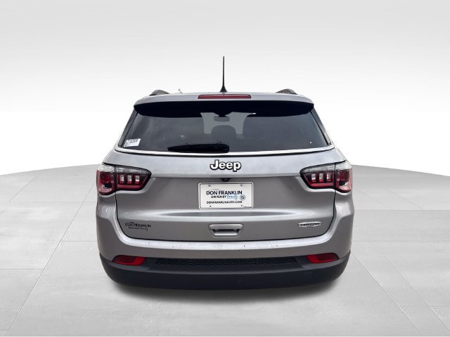 Used 2020 Jeep Compass Latitude FWD image 4
