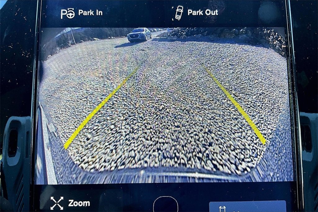 Used 2018 Volvo XC90 T6 Momentum w/ Convenience Package image 16