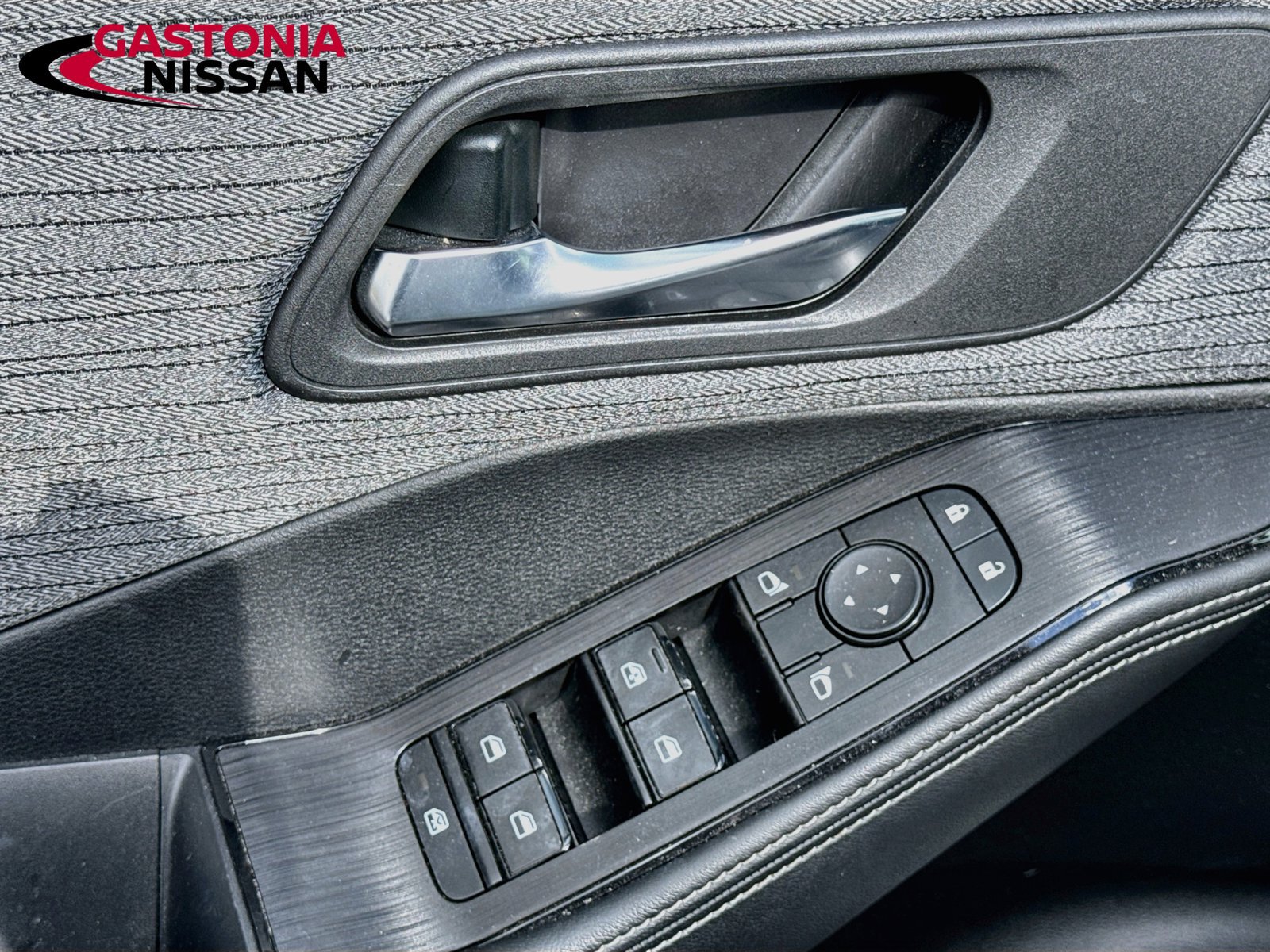 Used 2023 Nissan Rogue SV AWD/4WD image 22