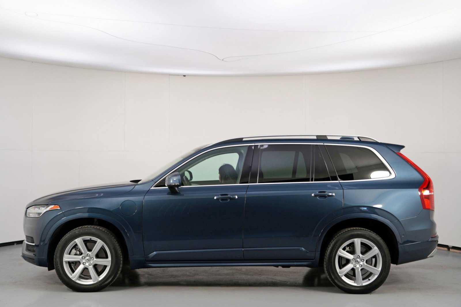 Used 2018 Volvo XC90 T8 Momentum w/ Convenience Package AWD/4WD image 50