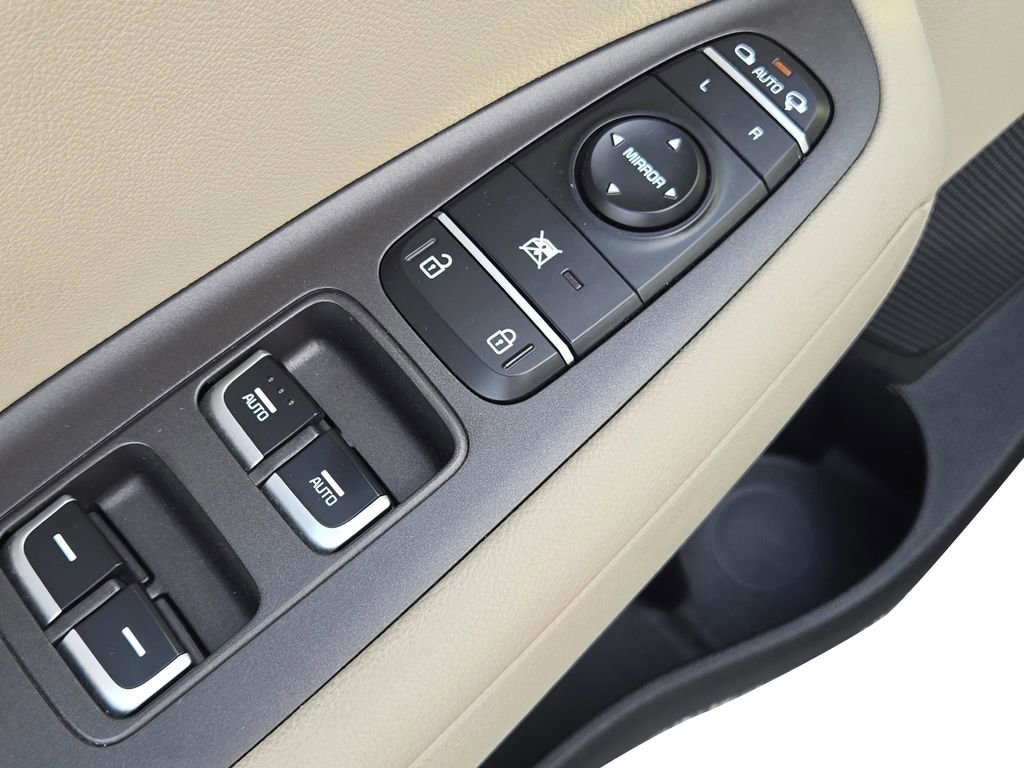 Used 2016 Kia Optima LX w/ LX Convenience Package image 17