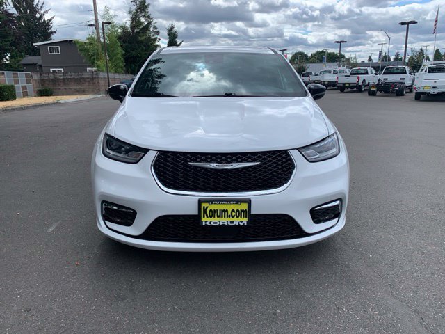 Used 2025 Chrysler Pacifica Select FWD image 10