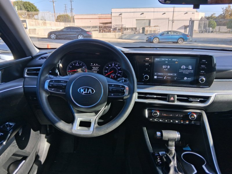 Used 2021 Kia K5 LXS FWD image 17