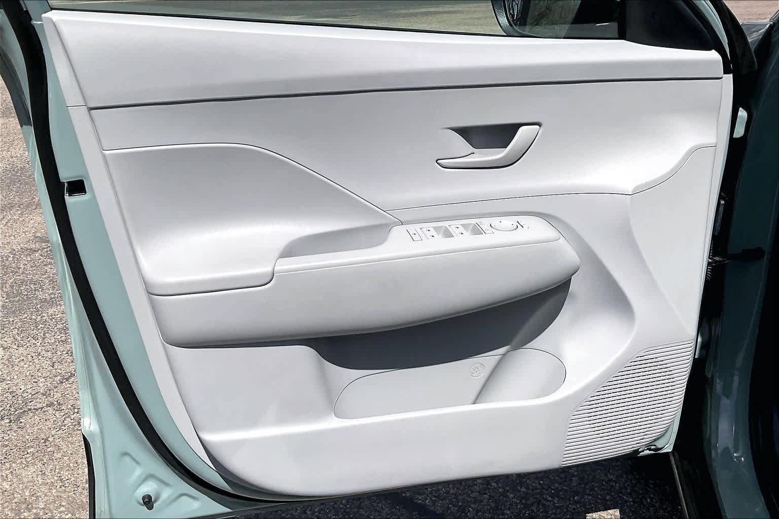 Used 2025 Hyundai Kona SEL FWD image 21