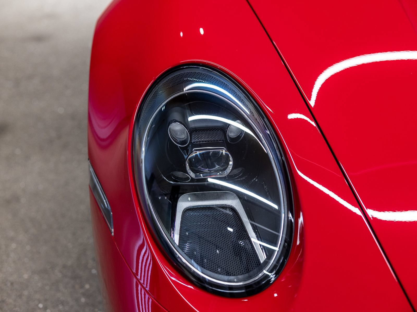 Certified 2024 Porsche 911 Carrera RWD image 13
