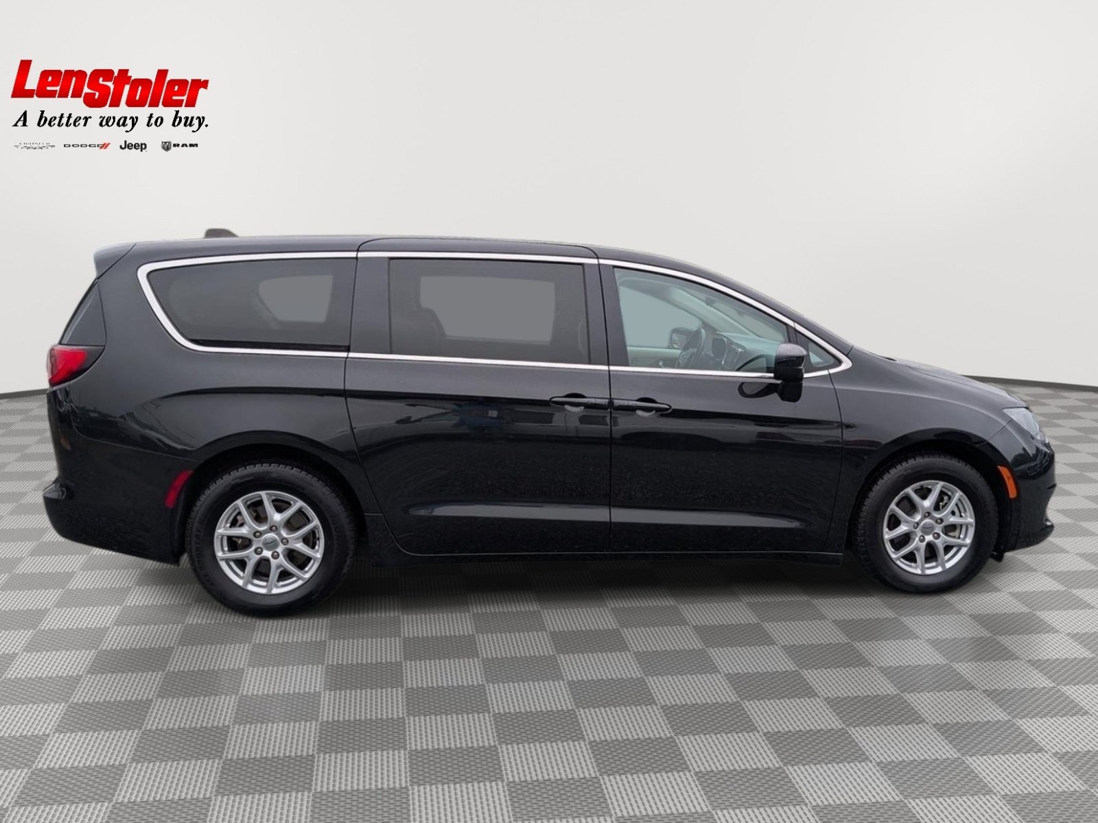 Used 2023 Chrysler Voyager LX FWD image 6