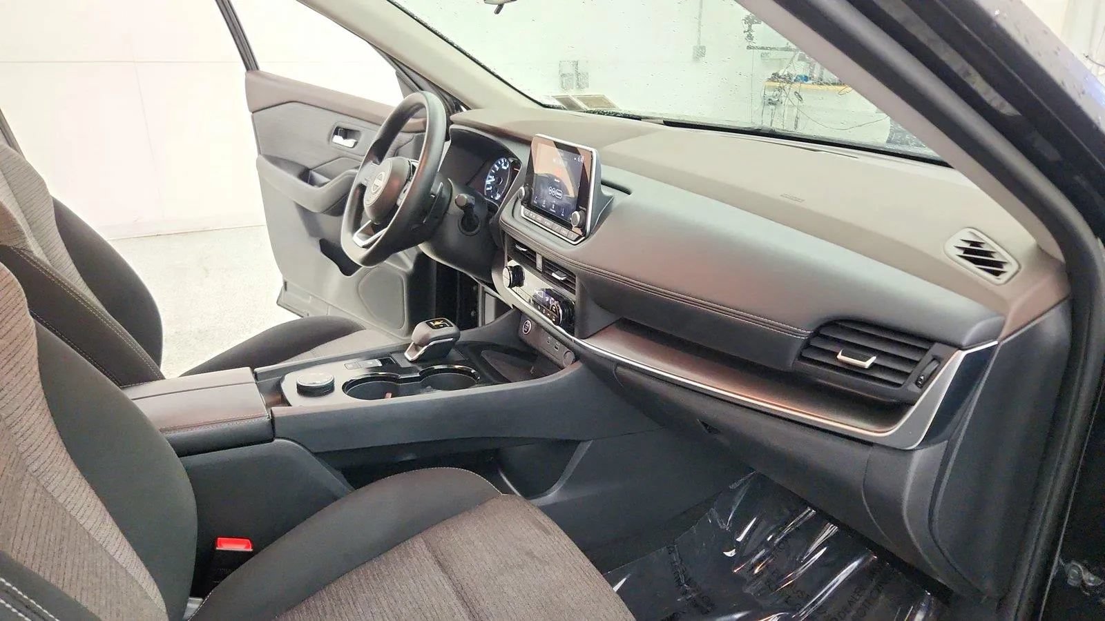 Used 2023 Nissan Rogue SV AWD/4WD image 27