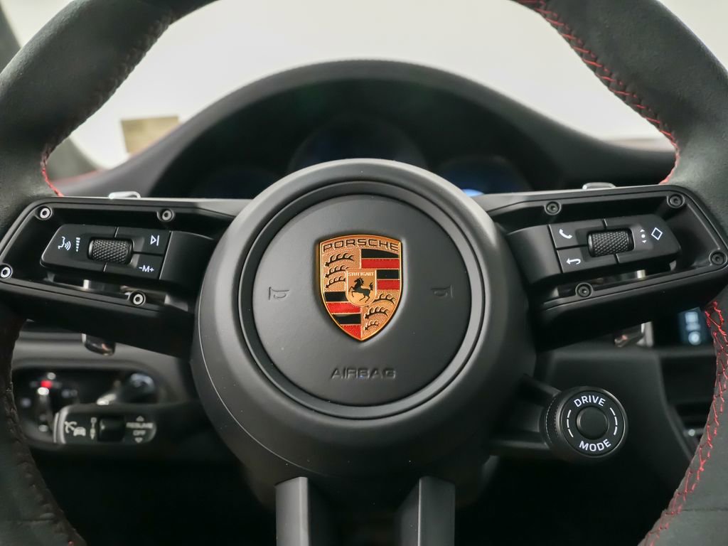 New 2026 Porsche Macan GTS image 27