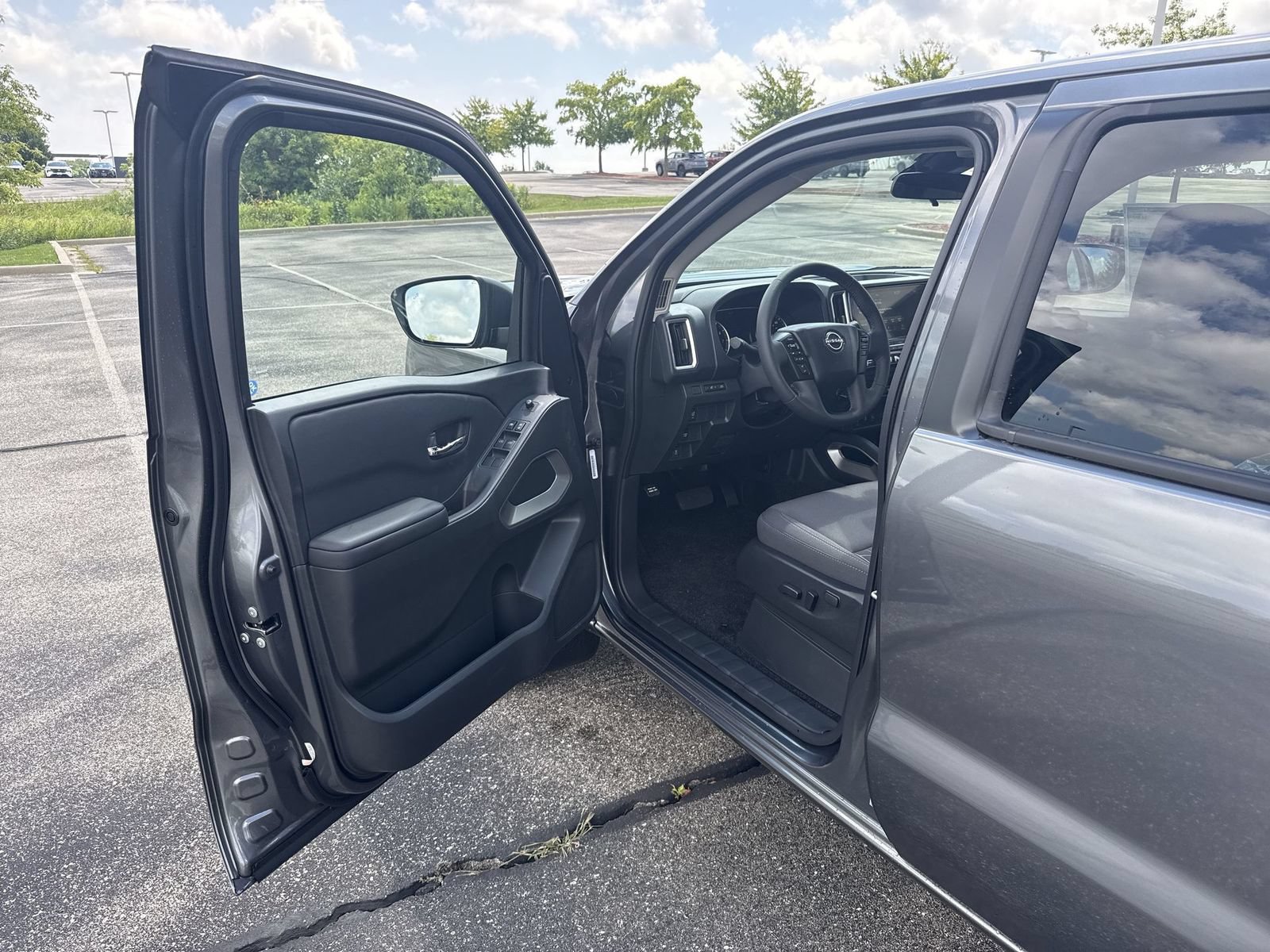 New 2026 Nissan Frontier SV w/ All-Weather Content Package AWD/4WD image 19