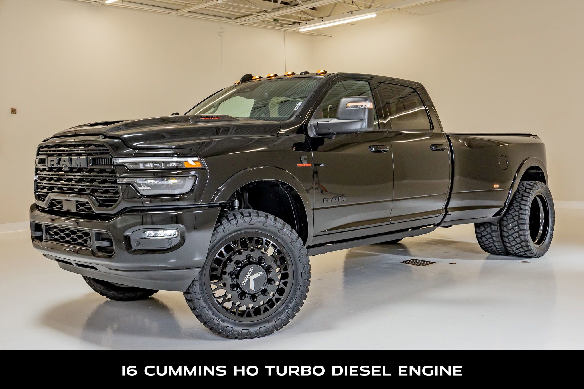 Used 2025 RAM 3500 Limited image 5