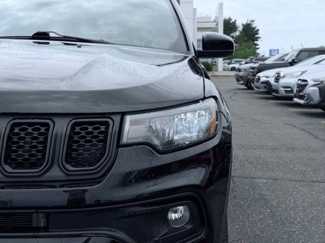 Used 2023 Jeep Compass Latitude w/ Convenience Group AWD/4WD image 3